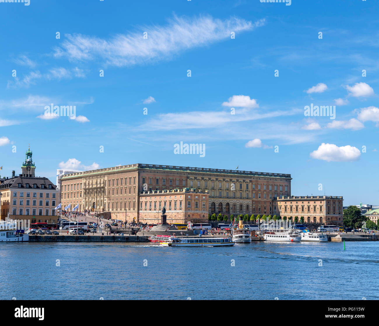 Stockholm, Royal Palace. Der Königliche Palast (Kungliga Slottet) in Gamla Stan (Altstadt), Insel Stadsholmen, von Skeppsholmen Stockholm, Schweden gesehen Stockfoto