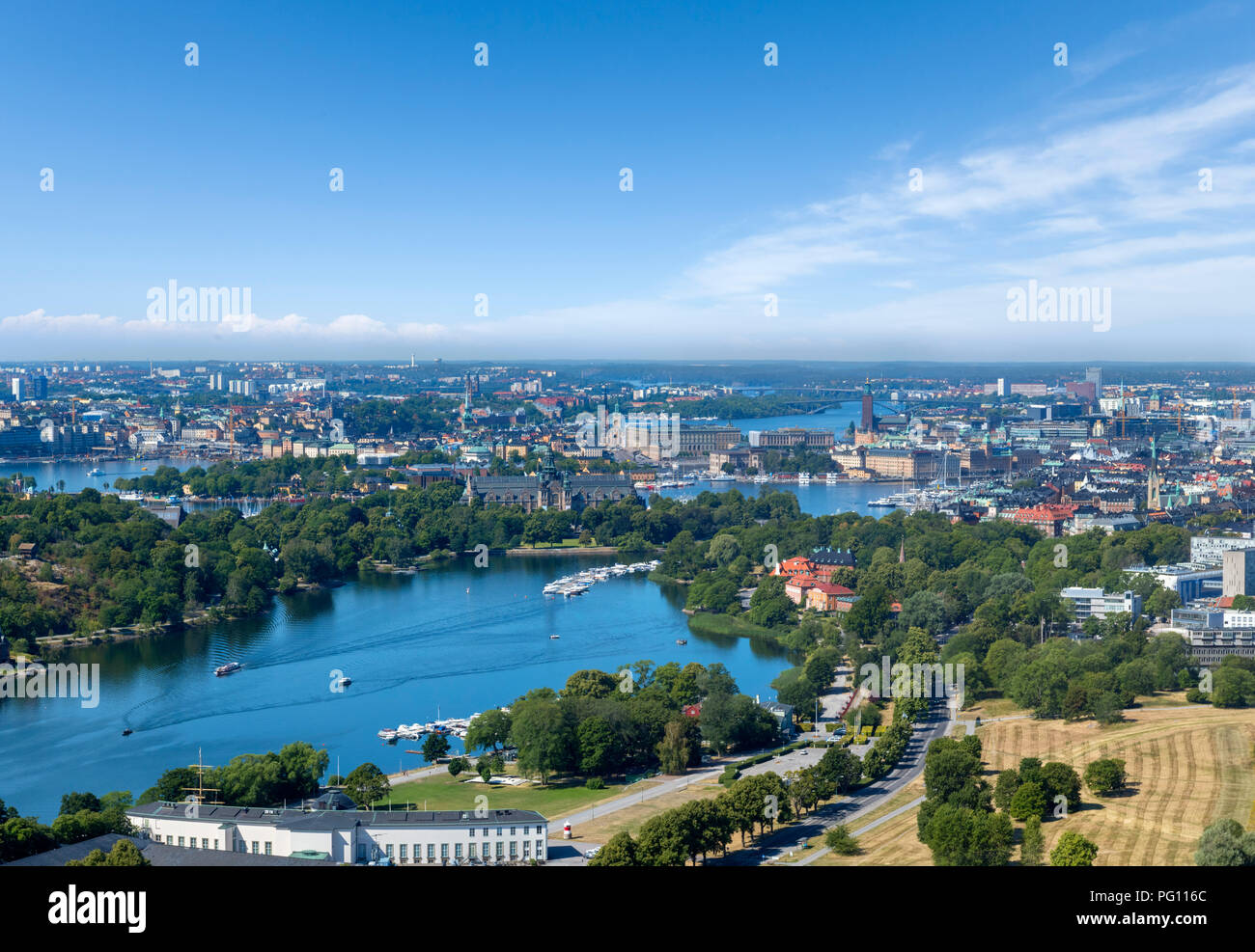 Blick über die Stadt von der Aussichtsplattform auf dem Fernsehturm Kaknästornet, Stockholm, Schweden Stockfoto