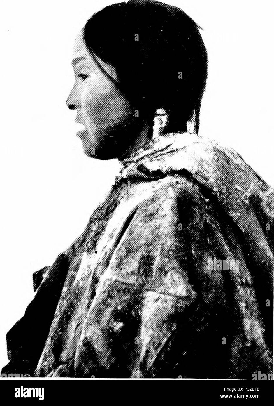 . Bericht der Kanadischen Arktis Expedition 1913-18. Wissenschaftliche Expeditionen. Platte XII. Obere, MIMIRGLINGA, Full Face aJicl Profil, ein KILU^ iktok Frau nicht mea-^ Uriert. Fotos, von Dr. R. M Anderson. Untere, QEYUQ, Full Face und profib, ein Dolpliin und Union strait Frau nicht gemessen. Ihoto?. Von G. H Wilkins.. Bitte beachten Sie, dass diese Bilder sind von der gescannten Seite Bilder, die digital für die Lesbarkeit verbessert haben mögen - Färbung und Aussehen dieser Abbildungen können nicht perfekt dem Original ähneln. extrahiert. Kanadische Arktis Expedition (1913-1918). Ottawa, F.A. Acland, Drucker Stockfoto