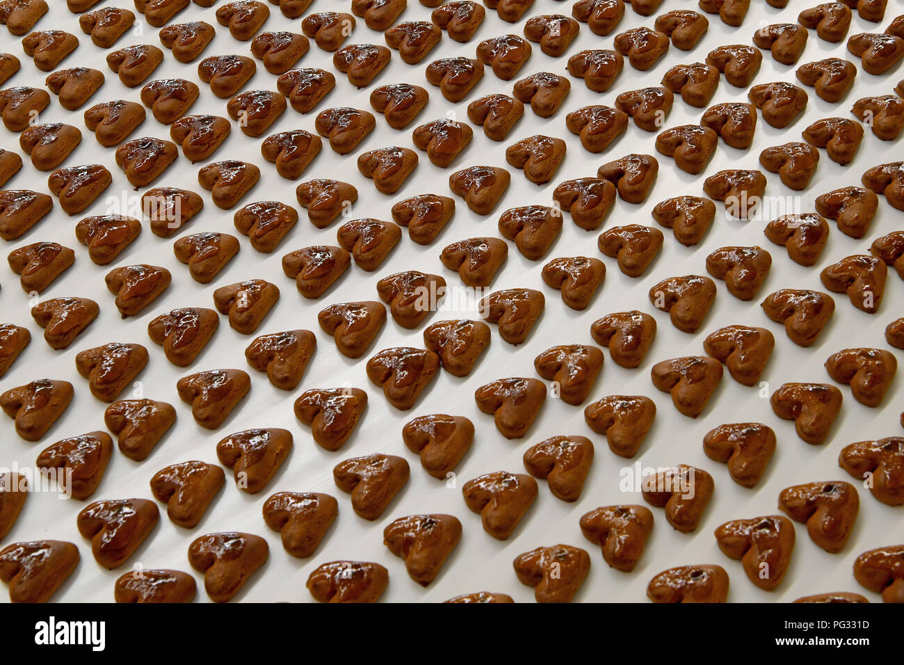 Biscuit production line Stockfotos und bilder Kaufen Seite 2 Alamy