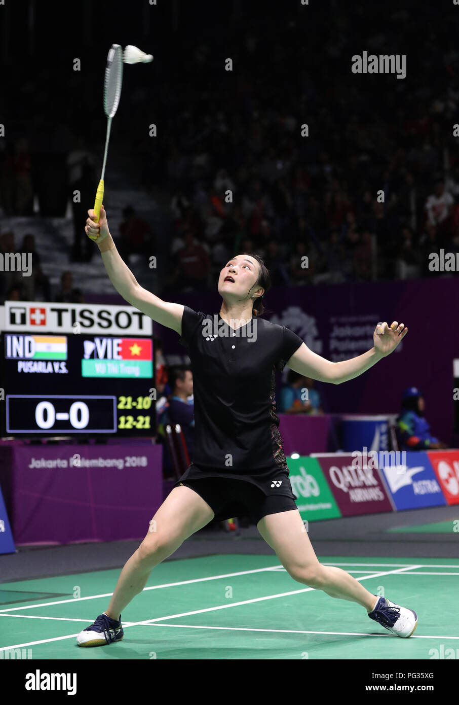 Jakarta, Indonesien, 23. August 2018: Badminton: Vietnams Thi Trang Vu in Aktion gegen PV-Sindhu SESHADRI SUKUMAR Credit: SESHADRI SUKUMAR / alamy Leben Nachrichten Stockfoto