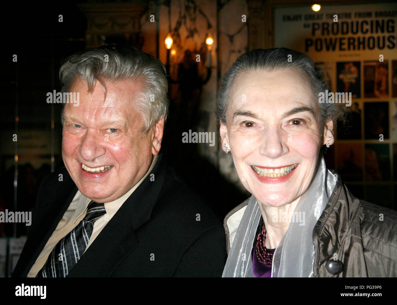 Brian Murray & Marian Seldes ankommen für die Opening Night Leistung für die Produktion des Roundabout Theatre Company des Ritz bei Studio 54 in New York City. Oktober 11, 2007 © Walter McBride/MediaPunch Stockfoto