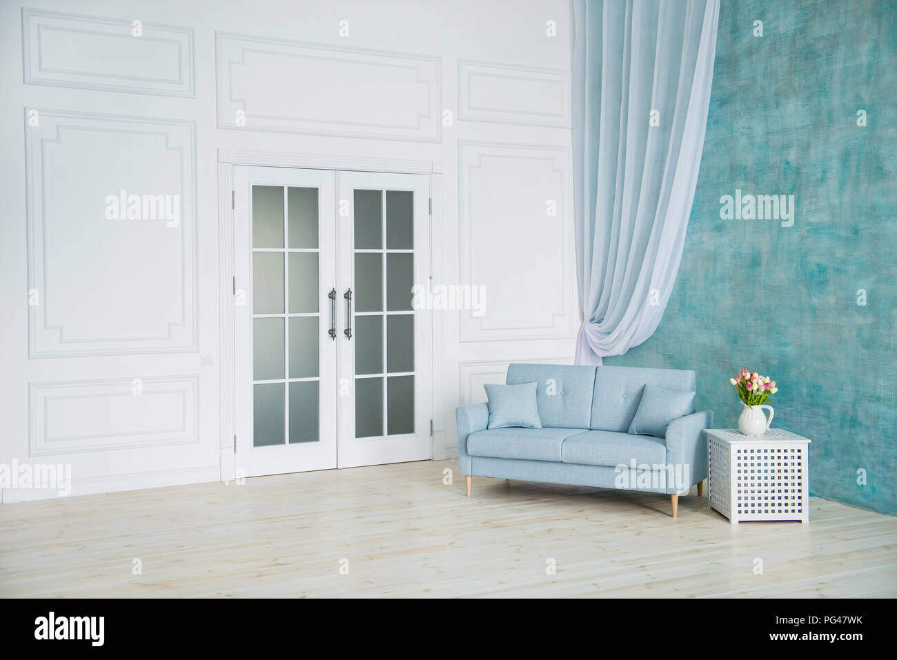 Blaues Sofa – Caseconrad.com