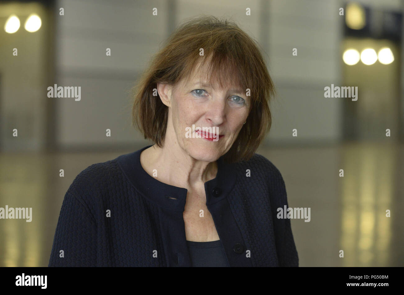 DEU, 16.03.2018: Portrait Pauline De Bok (Niederlande/Deutschland). Sie lebt als freie Autorin und Übersetzerin (Wolfgang Herrndorf und andere) in Amsterdam und Mecklenburg | Stockfoto