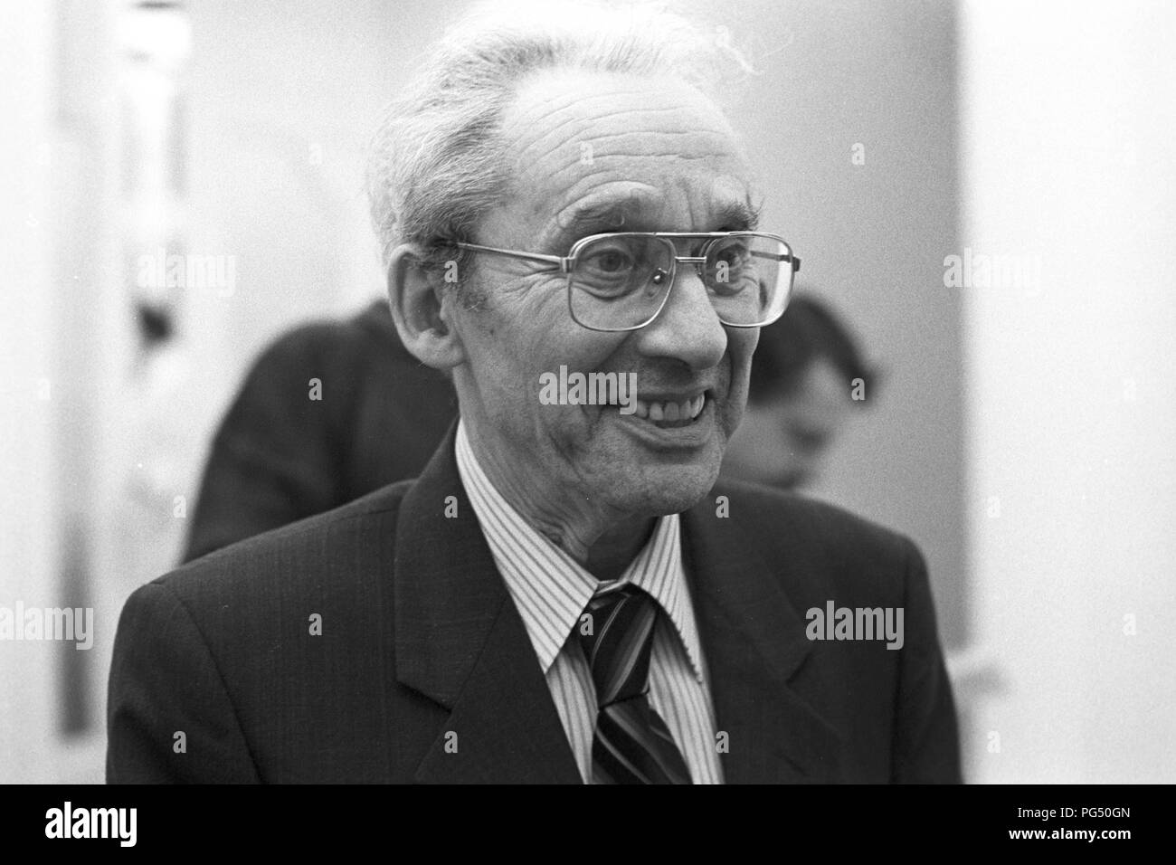 Der französische Philosoph Paul Ricoeur auf einer Sitzung des IWM in Wien im Jahre 1989. Stockfoto