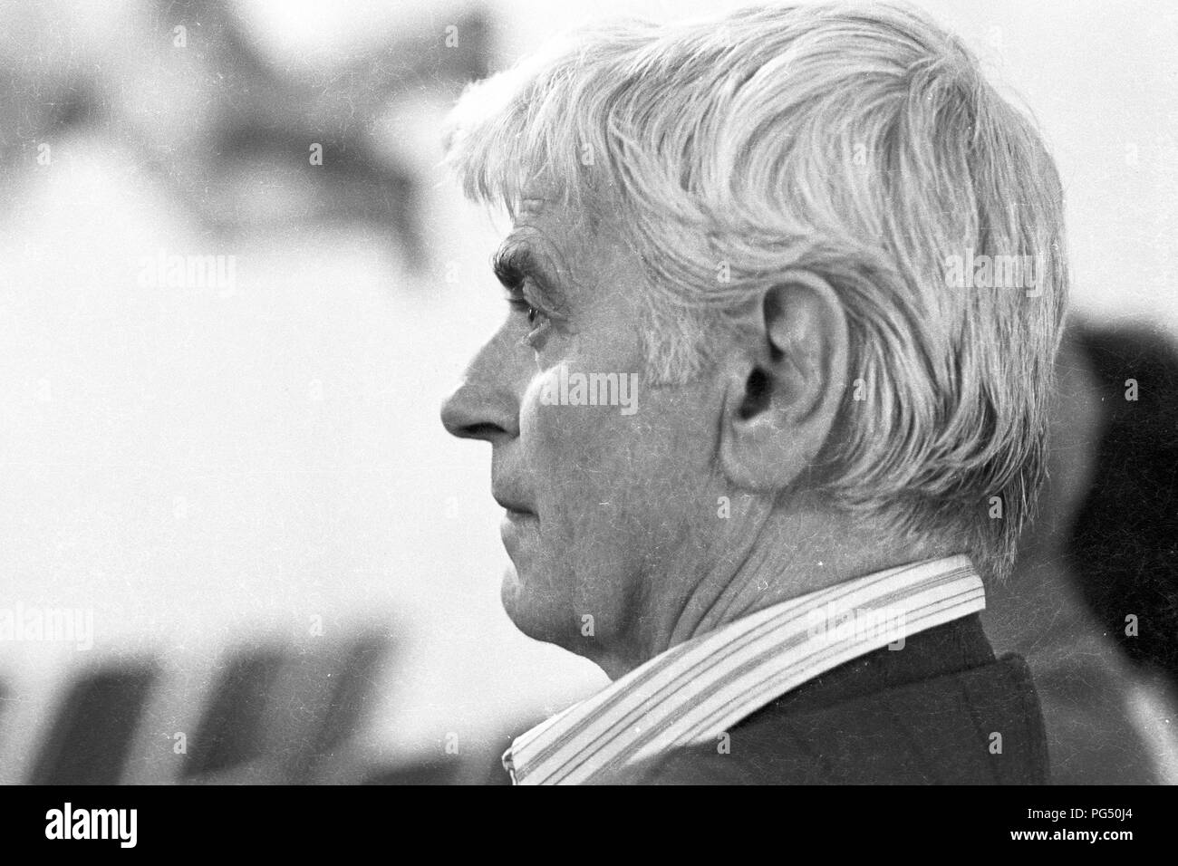 Der ungarische Schriftsteller Miklos Meszoely auf einer Tagung der Österreichischen Literatur Gesellschaft in Wien im Jahre 1990. Meszoly ist als einer der wichtigsten Vertreter der Neuen Ungarischen Literatur. Stockfoto