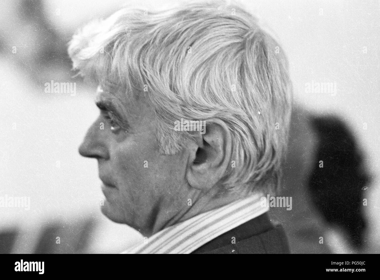 Der ungarische Schriftsteller Miklos Meszoely auf einer Tagung der Österreichischen Literatur Gesellschaft in Wien im Jahre 1990. Meszoly ist als einer der wichtigsten Vertreter der Neuen Ungarischen Literatur. Stockfoto