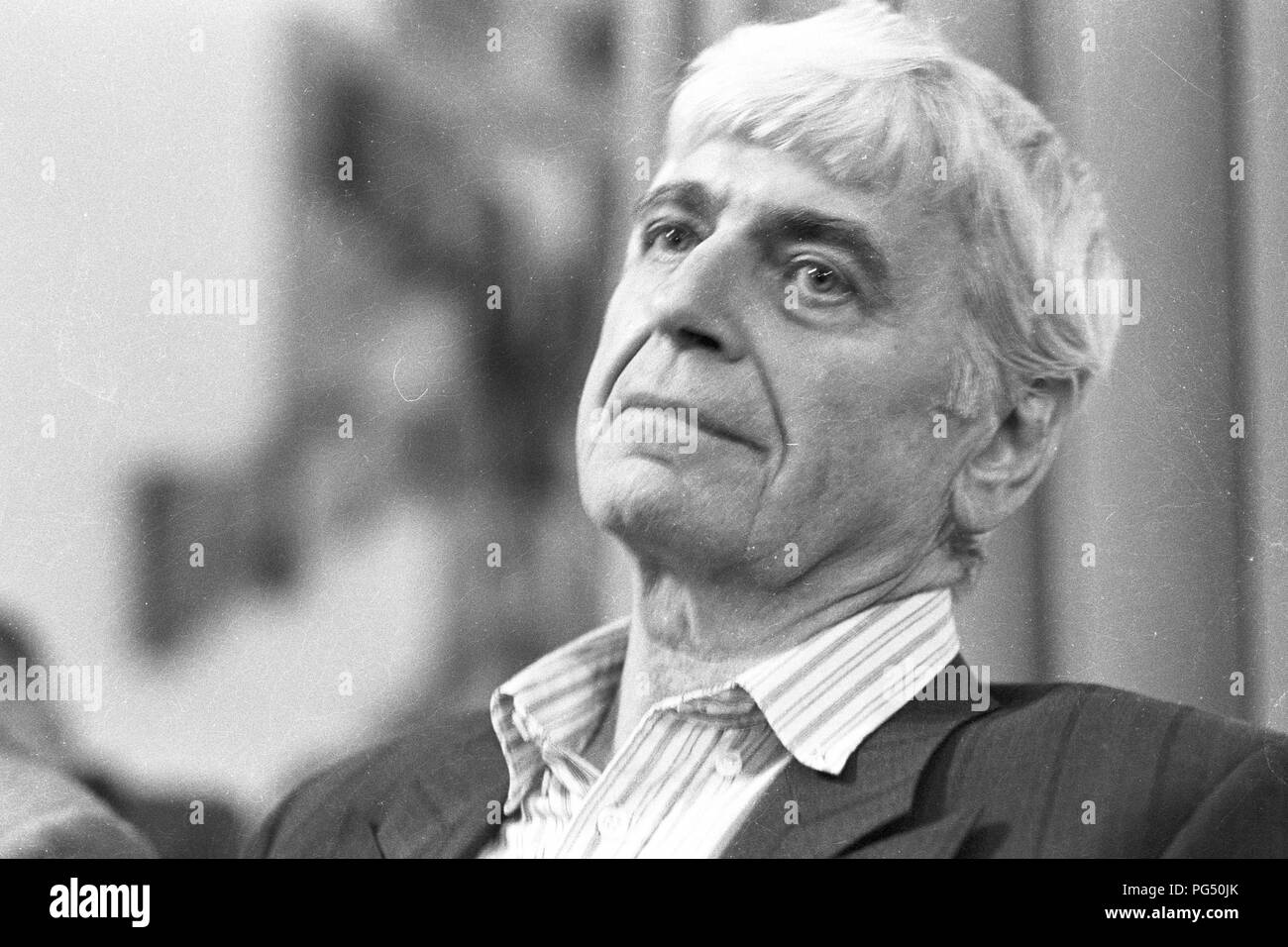 Der ungarische Schriftsteller Miklos Meszoely auf einer Tagung der Österreichischen Literatur Gesellschaft in Wien im Jahre 1990. Meszoly ist als einer der wichtigsten Vertreter der Neuen Ungarischen Literatur. Stockfoto