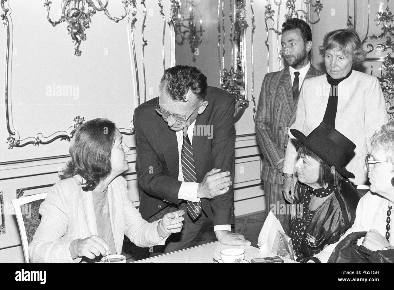 Konferenz der Experten in Böhmen der Tschechischen Akademie der Wissenschaften auf der Prager Burg. Bohemistics ist das Feld der Geisteswissenschaften, die Forschungen der tschechischen Sprache und Literatur. Stockfoto