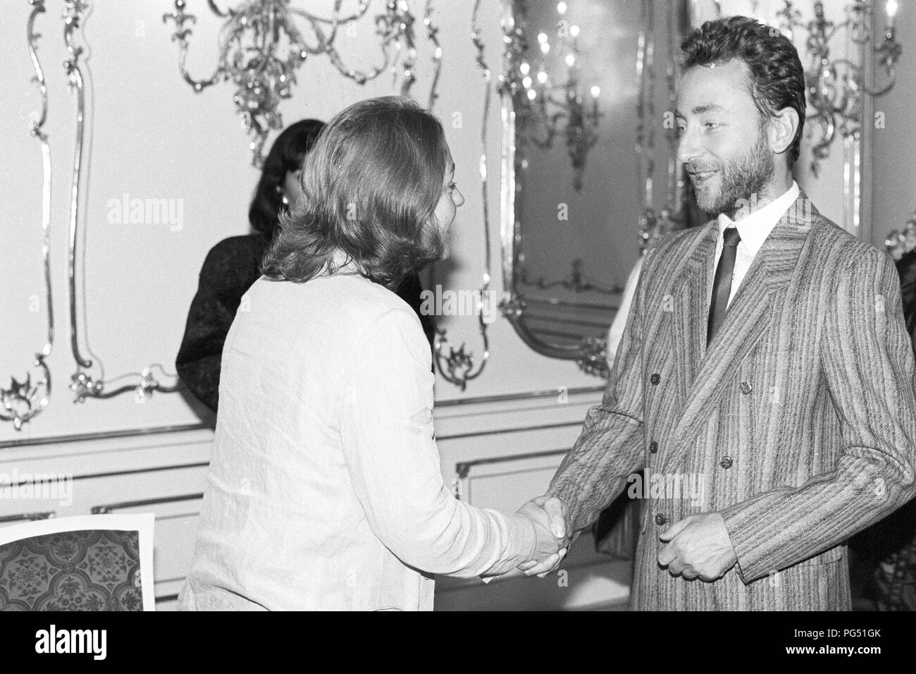 Teilnehmer einer Konferenz der Experten in Böhmen der Tschechischen Akademie der Wissenschaften auf der Prager Burg. Bohemistics ist das Feld der Geisteswissenschaften, die Forschungen der tschechischen Sprache und Literatur. Stockfoto