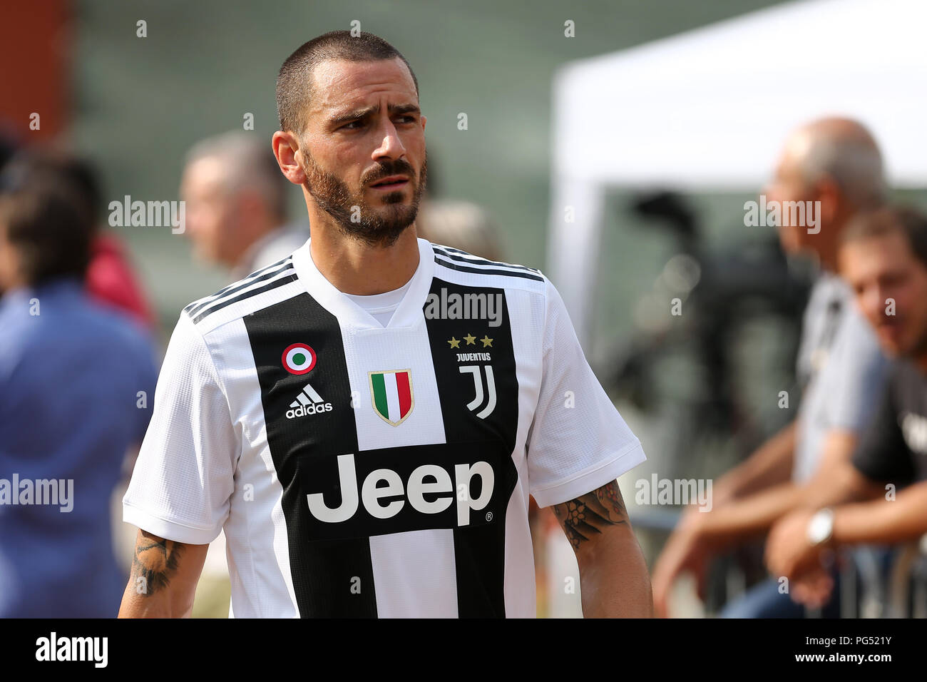 Leonardo Bonucci von Juventus Turin FC sieht vor der Saison ein Freundschaftsspiel zwischen Juventus Turin und Juventus B. Stockfoto