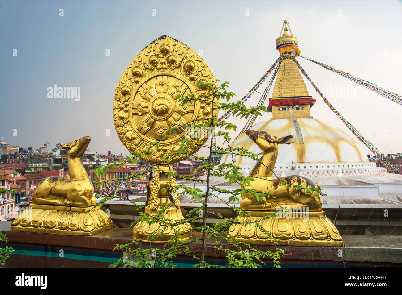 Heilige buddhistische Symbol auf dem Hintergrund von bodnath Stupa in Kathmandu, Nepal. Stockfoto