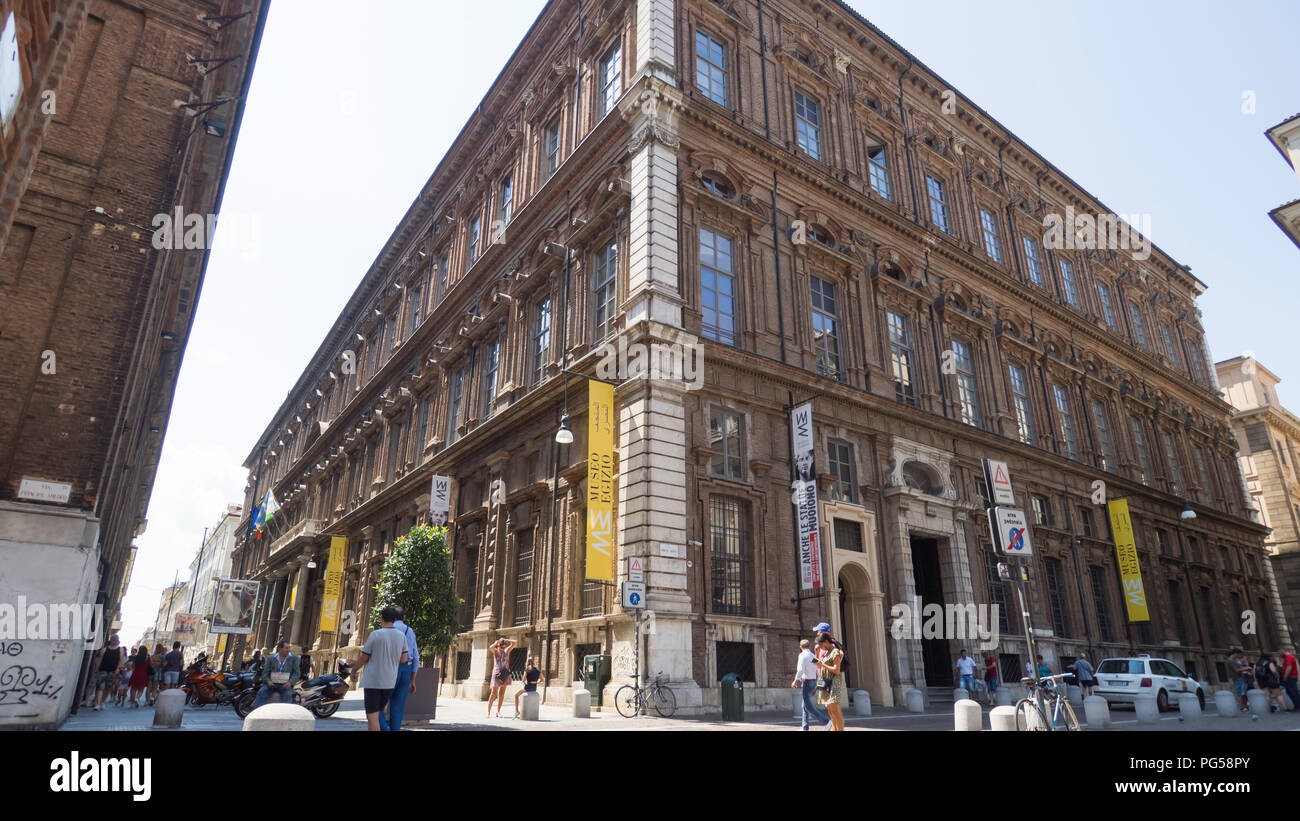 August 2018: Eingang des Risorgimento Gebäude, in dem das ägyptische Museum. Museum der wichtigsten in der Welt sind wir in den späten nach Stockfoto