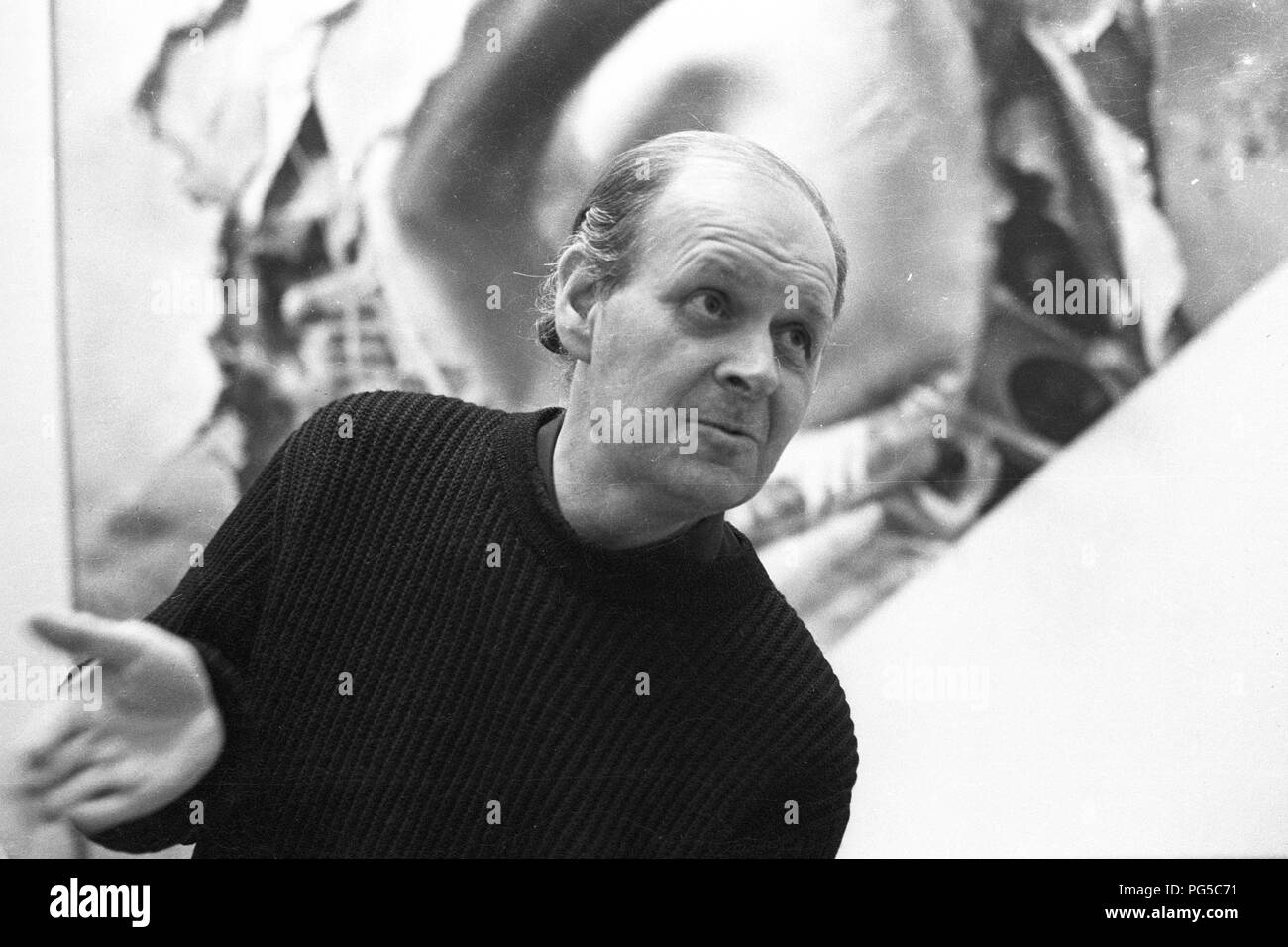"Die tschechische Maler Zdenek Beran (1937-2014) in seinem Studio in Prag. Beran war ein Mitglied der Gruppe 'Zaostali'' und ab 1990 an der Prager Akademie der Bildenden Künste." lehrte Stockfoto
