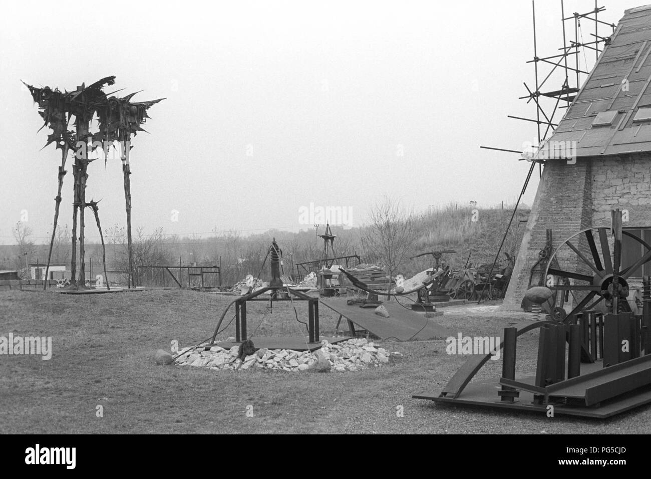 Das Studio von Ales Vesely. Der tschechischen Maler und Bildhauer ist vor allem für seine monumentalen Stein und Metall Skulpturen bekannt. Von 1990 Vesely war Professor an der Prager Akademie der Bildenden Künste. Stockfoto