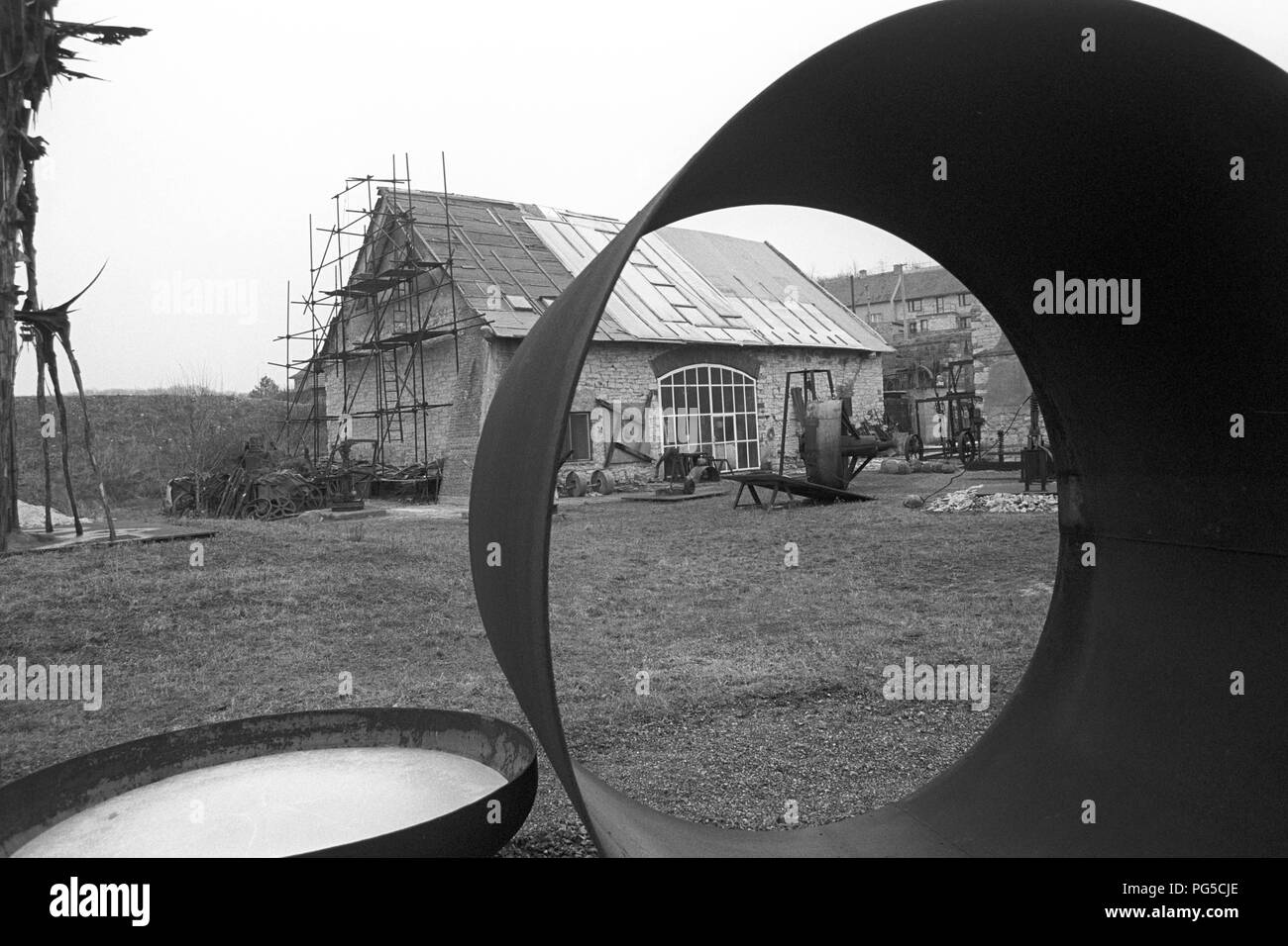 Das Studio von Ales Vesely. Der tschechischen Maler und Bildhauer ist vor allem für seine monumentalen Stein und Metall Skulpturen bekannt. Von 1990 Vesely war Professor an der Prager Akademie der Bildenden Künste. Stockfoto