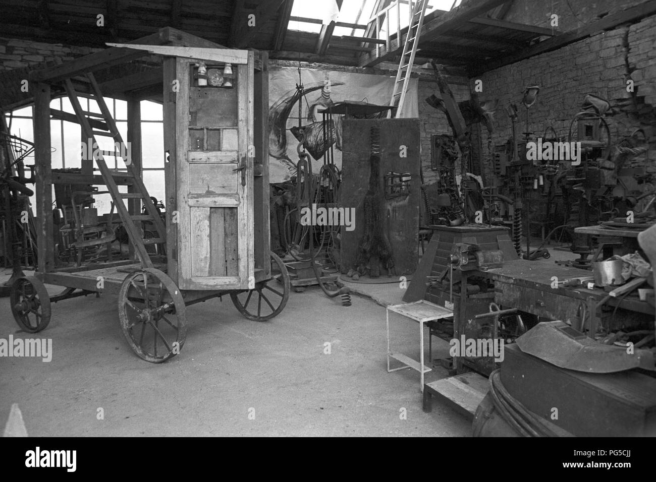 Das Studio von Ales Vesely. Der tschechischen Maler und Bildhauer ist vor allem für seine monumentalen Stein und Metall Skulpturen bekannt. Von 1990 Vesely war Professor an der Prager Akademie der Bildenden Künste. Stockfoto