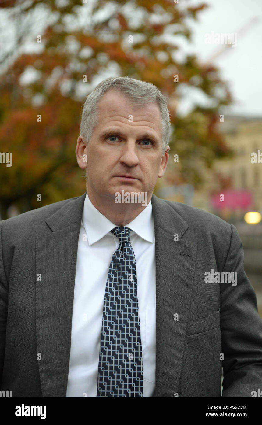 Berlin, DEU, 09.10.2015: Portraet Timothy Snyder, Historiker und Autor (USA). Professor der Geschichte an der Universität Yale und Permanent Fellow am Institut für die Wissenschaften vom Menschen in Wien. Stockfoto