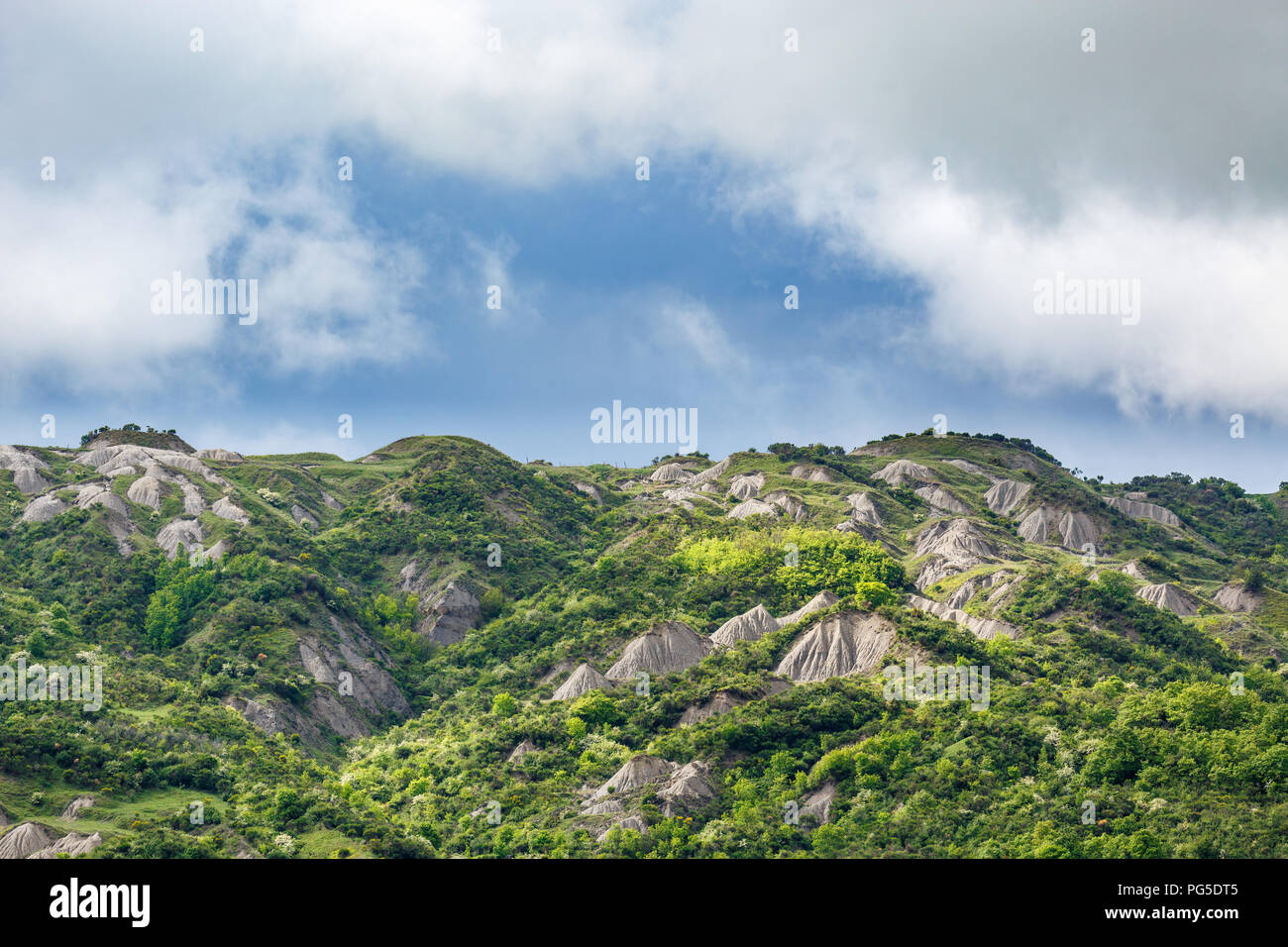 Erodieren Berge in einer wilden Landschaft Stockfoto