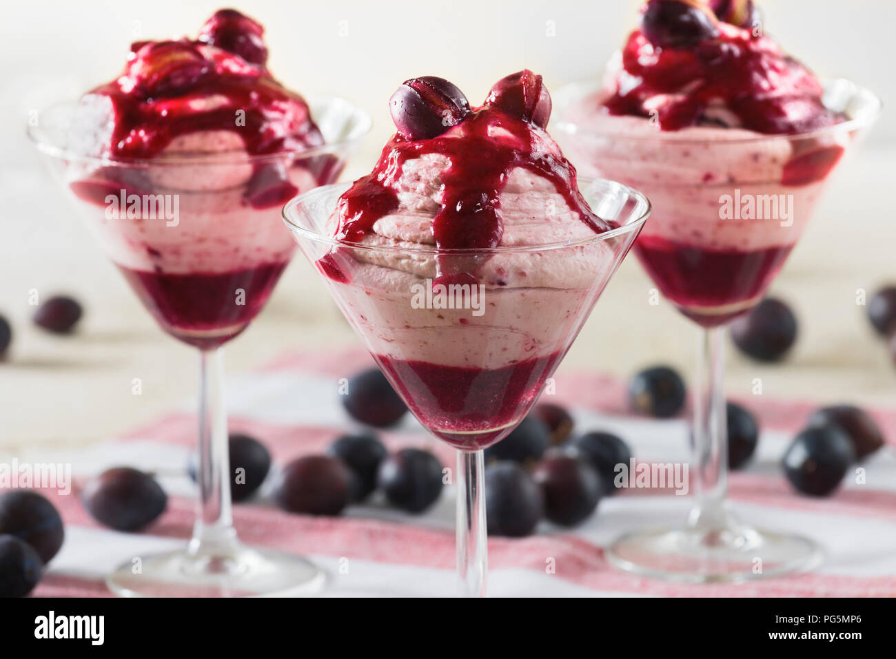Damson Narr. Obst und Dessert. UK Essen Stockfoto