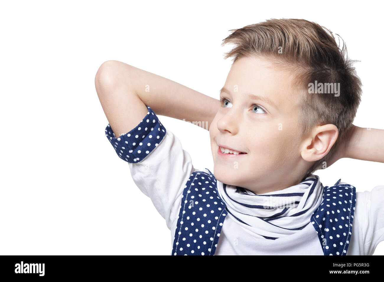 Cute little boy posiert auf weißem Hintergrund Stockfoto
