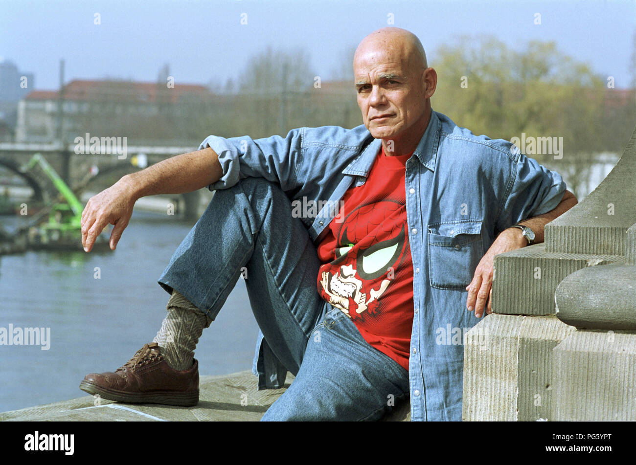 Berlin, DEU, 18.03.2002: Portrait von Pedro Juan Gutierrez, Schriftsteller und Autor (Kuba) Stockfoto