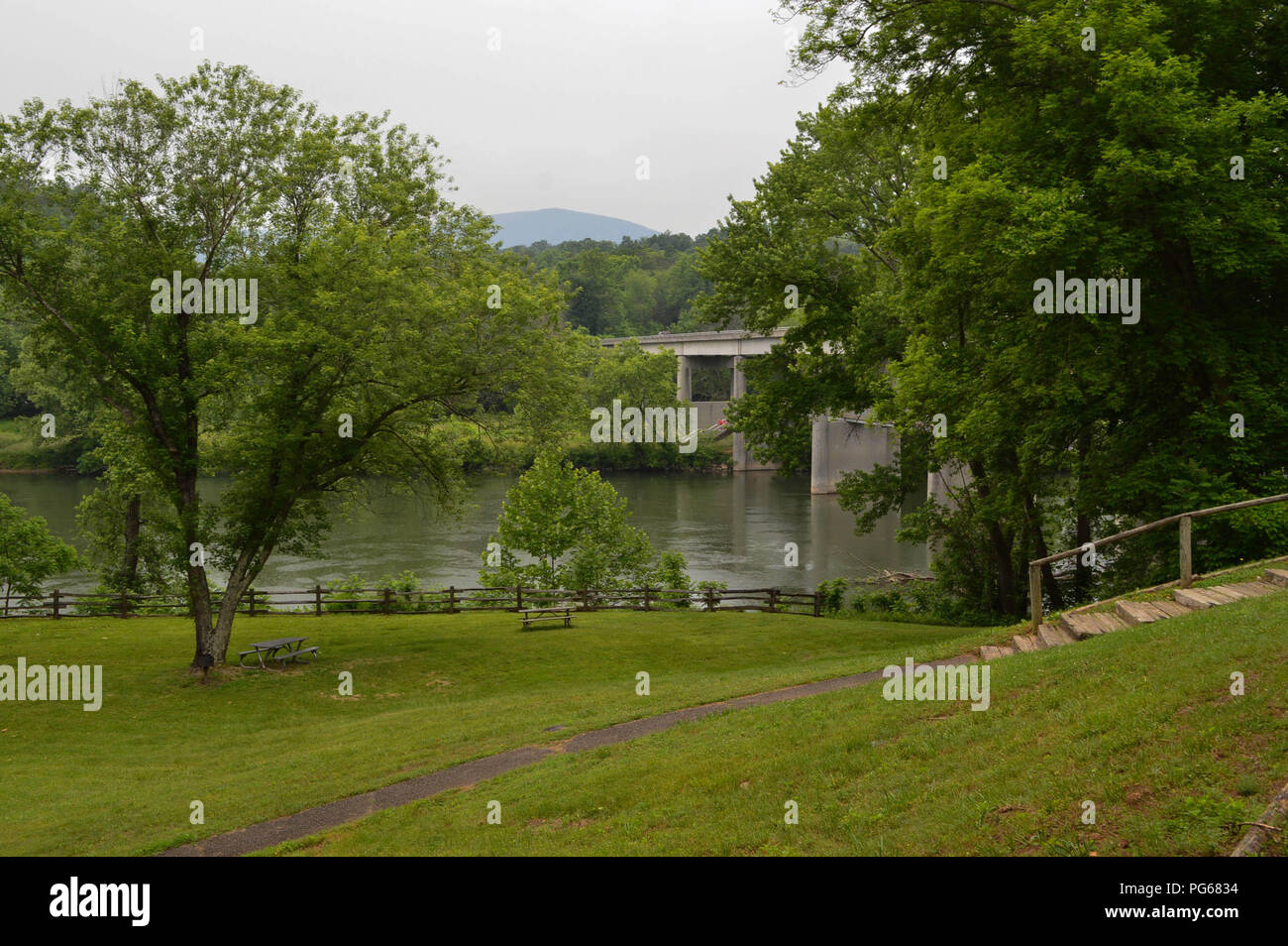 Pfad am James River Amherst County Visitor Center Stockfoto