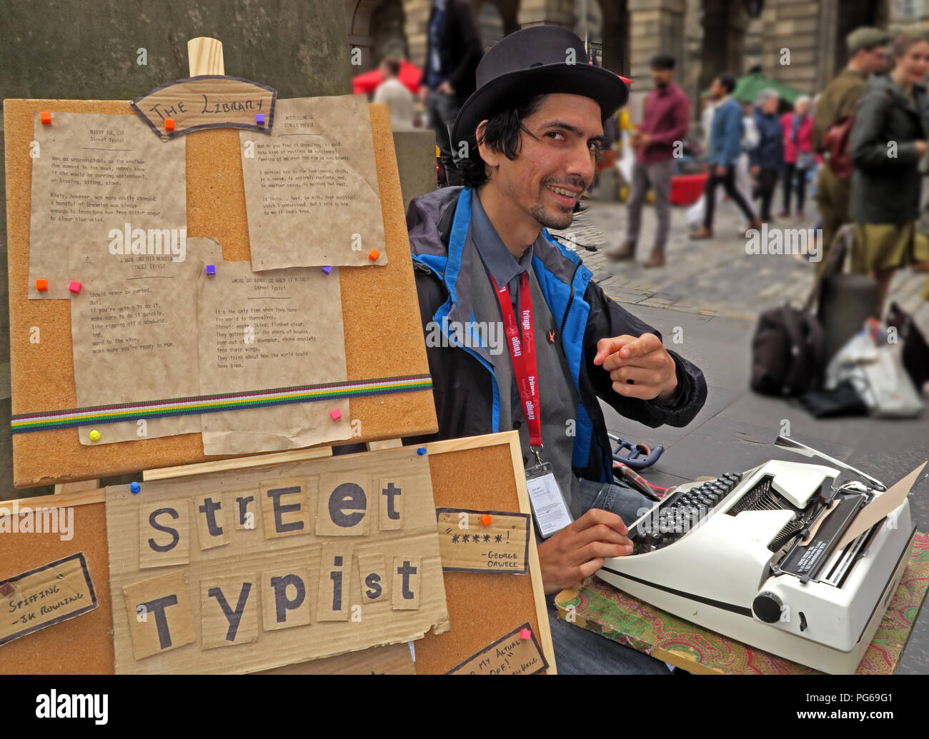 Straße Schreibkraft, Edinburgh Fringe, High Street, Edinburgh, Lothian, Schottland, Großbritannien Stockfoto