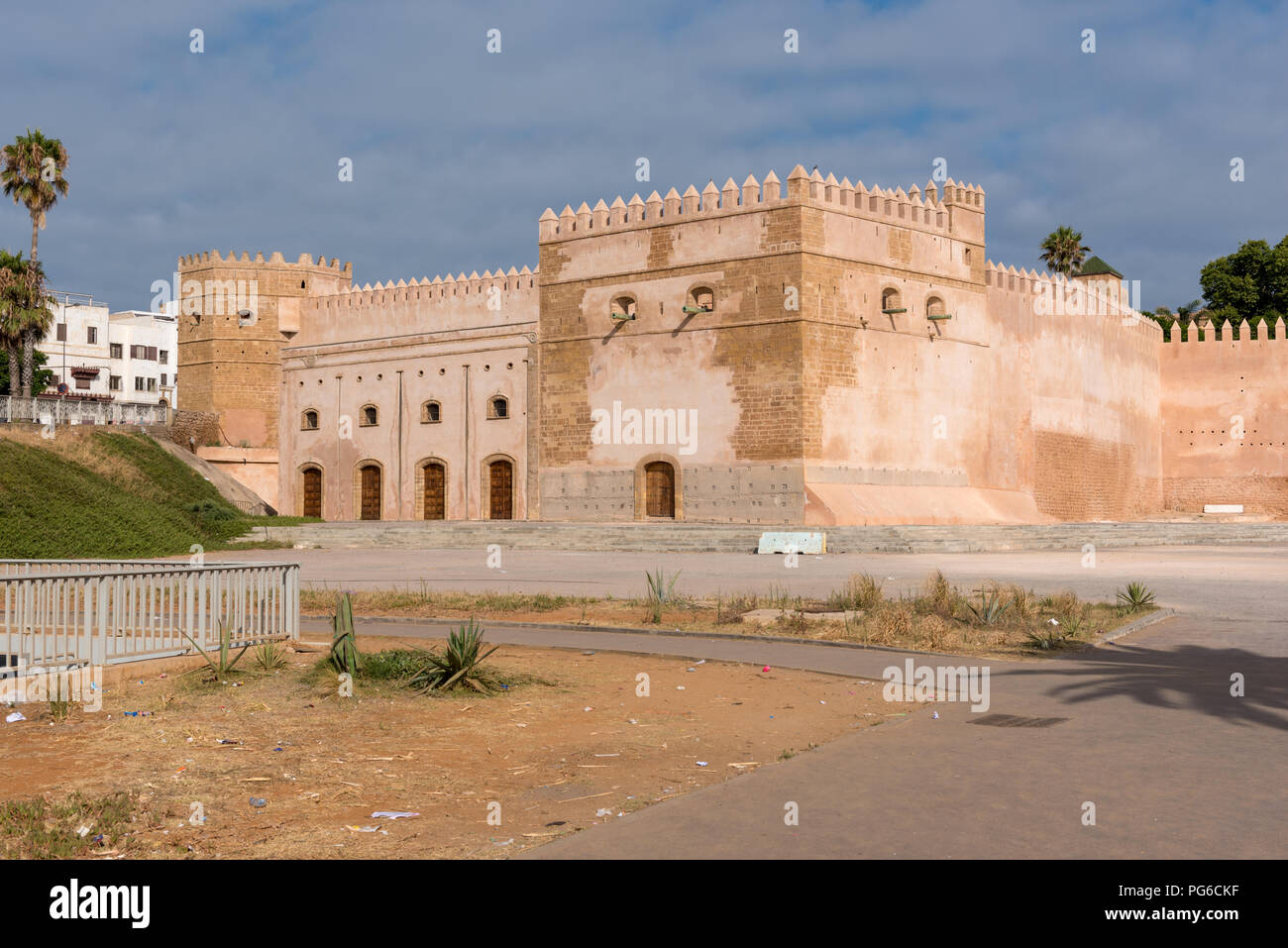 Andalusischen Gärten Wand, Rabat, Marokko. Teil der Kasbah des Oudaias Stockfoto
