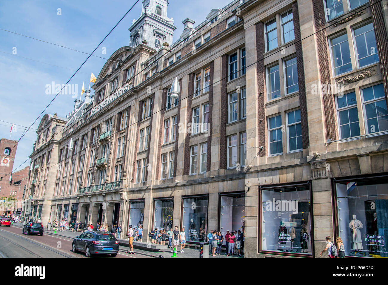 Schaufenster Bijenkorf Stockfotos und -bilder Kaufen - Alamy