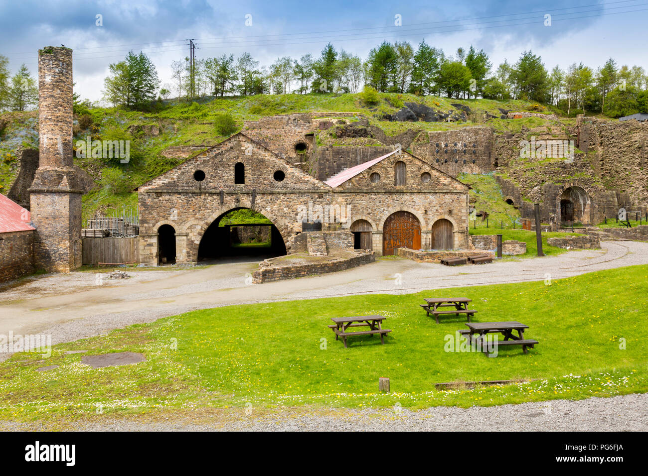 Die erhaltenen Reste der massiven Blaenavon Eisenhütten, jetzt ein Museum und UNESCO-Weltkulturerbe in Blaenavon, Gwent, Wales, Großbritannien Stockfoto