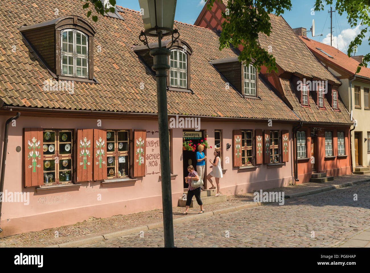 Kleinen Souvenirshop, Altstadt, Klaipeda, Kurische Haff, Litauen, Osteuropa Stockfoto