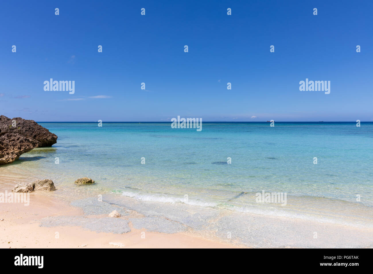 Strand und Meer; Gima, Joensuu, Präfektur Okinawa, Japan Stockfoto