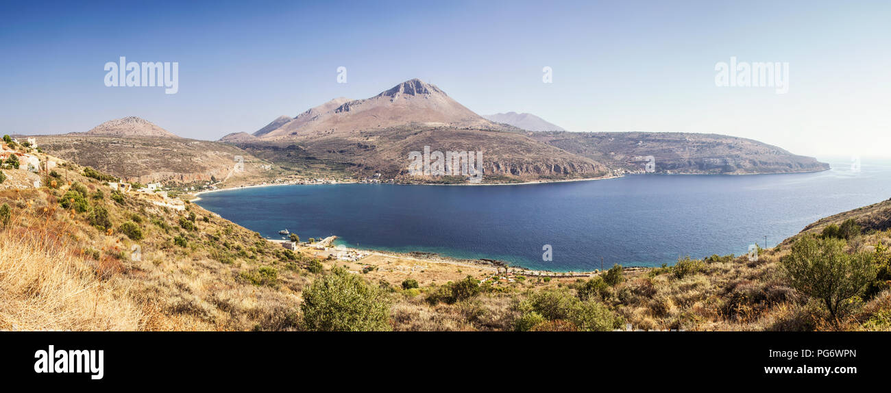 Griechenland, Peloponnes, Mani Halbinsel, Neo Itilo, Limeni Bay Stockfoto