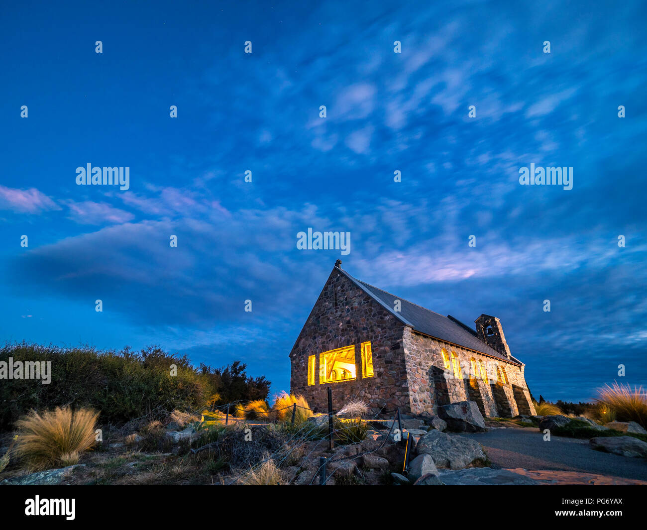 Neuseeland, Südinsel, Region Canterbury, Kirche des Guten Hirten in der Dämmerung Stockfoto