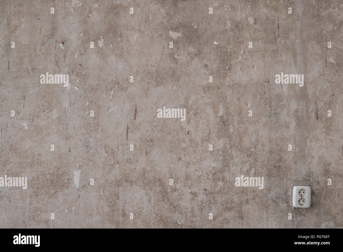 Vintage pflasterwand Textur während der Renovierung mit alten elektrischen Steckdose - Stockfoto Vintage pflasterwand Textur während der Renovierung mit alten elektrischen Steckdose - Stockfoto