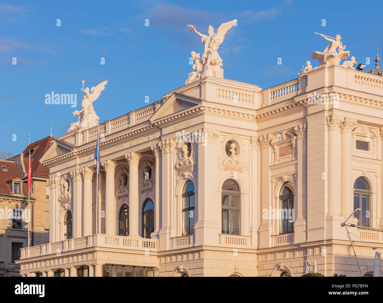 The zurich opera house -Fotos und -Bildmaterial in hoher Auflösung – Alamy