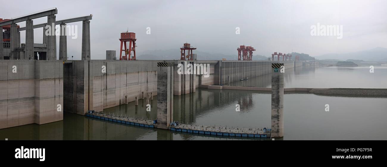 Das Grosste Wasserkraftwerk Der Welt Drei Schluchten Staudamm Am Jangtse In China Stockfotografie Alamy