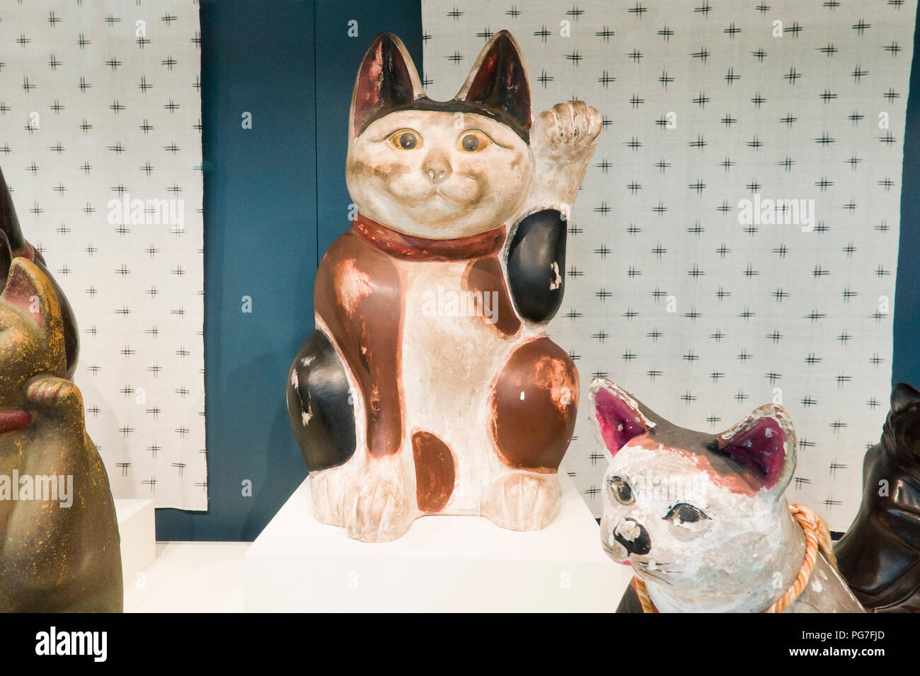 Mikawa stil Maneki Neko (japanische Keramik" Beckoning Cat') Stockfoto