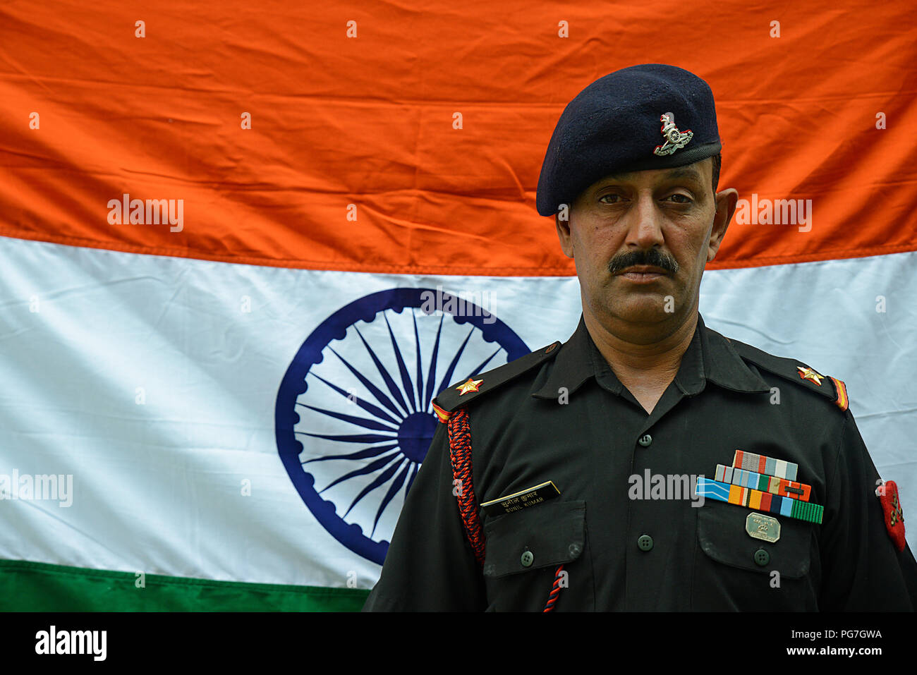 Armee Soldat salutierte Stockfoto