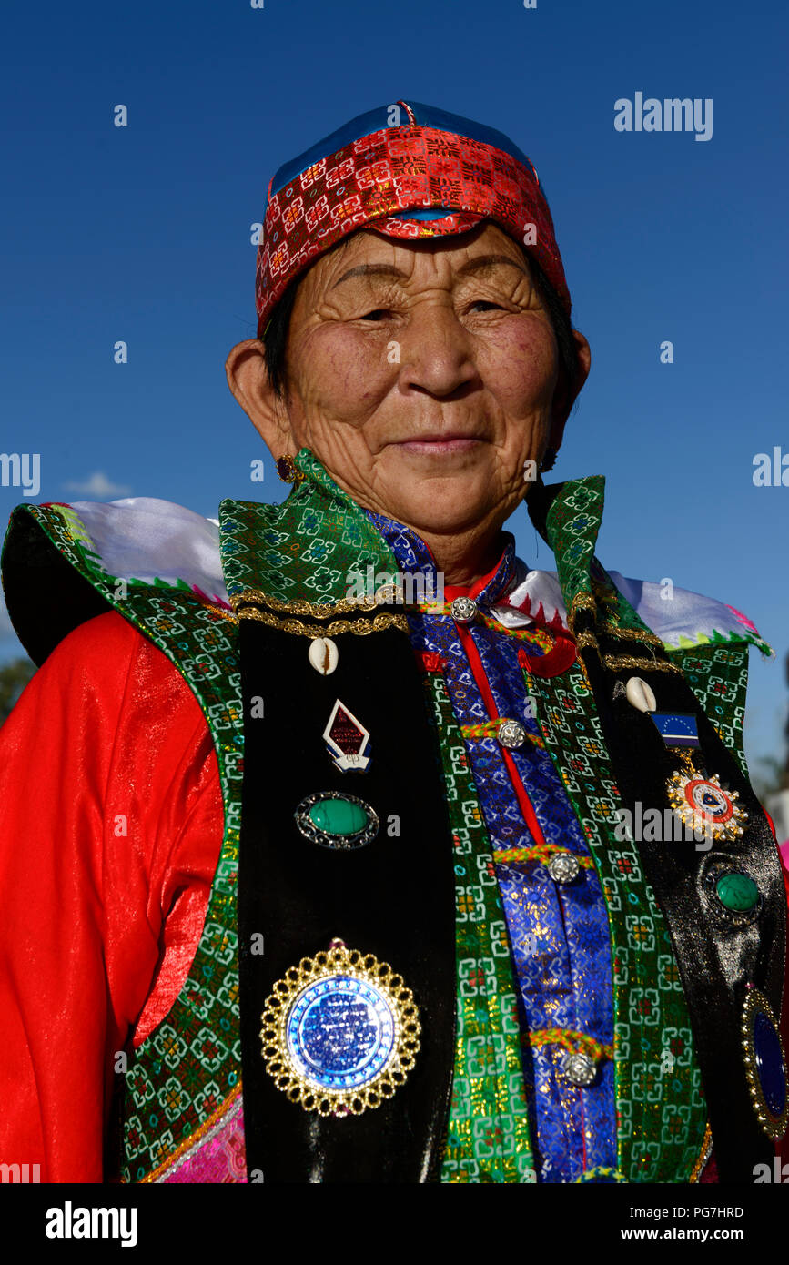 Schaufenster der verschiedenen mongolischen Ethnien und Trachten in Khovd, Mongolei Stockfoto