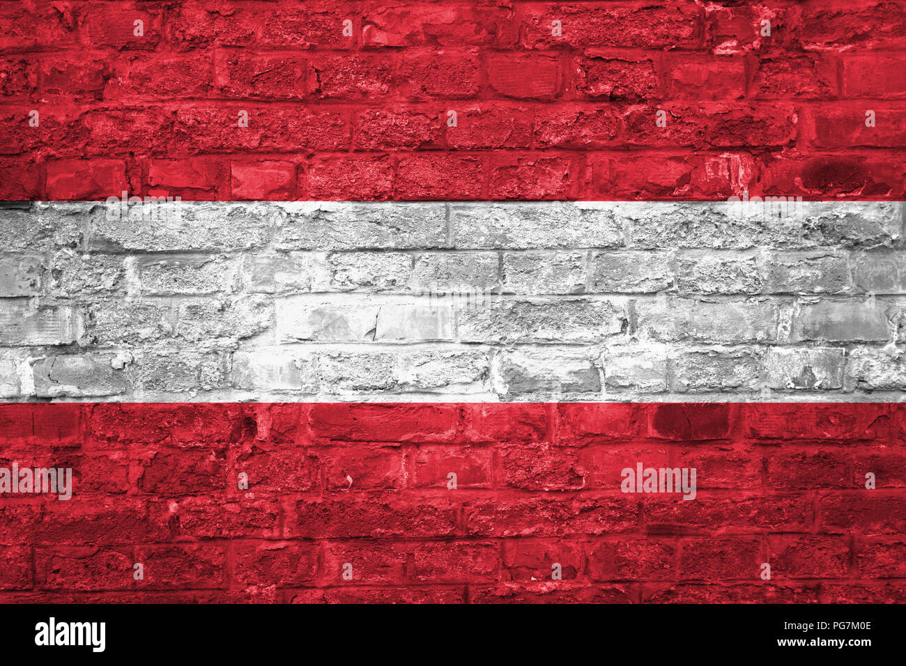 Flagge von Österreich über eine alte Mauer Hintergrund, Oberfläche Stockfoto
