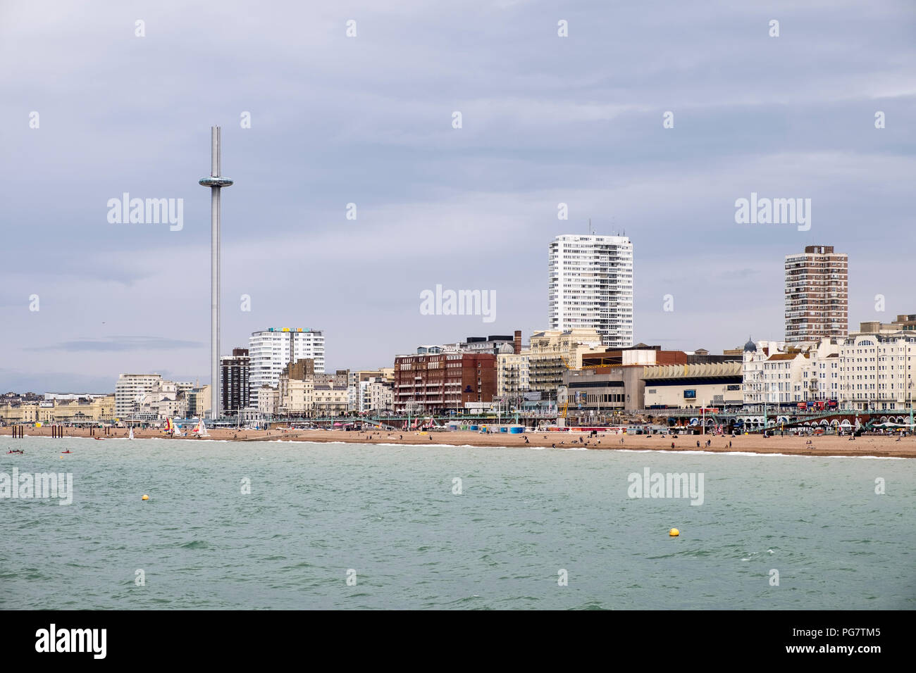 Brighton Seafront mit der British Airways ich 360 Aussichtsturm. Stockfoto