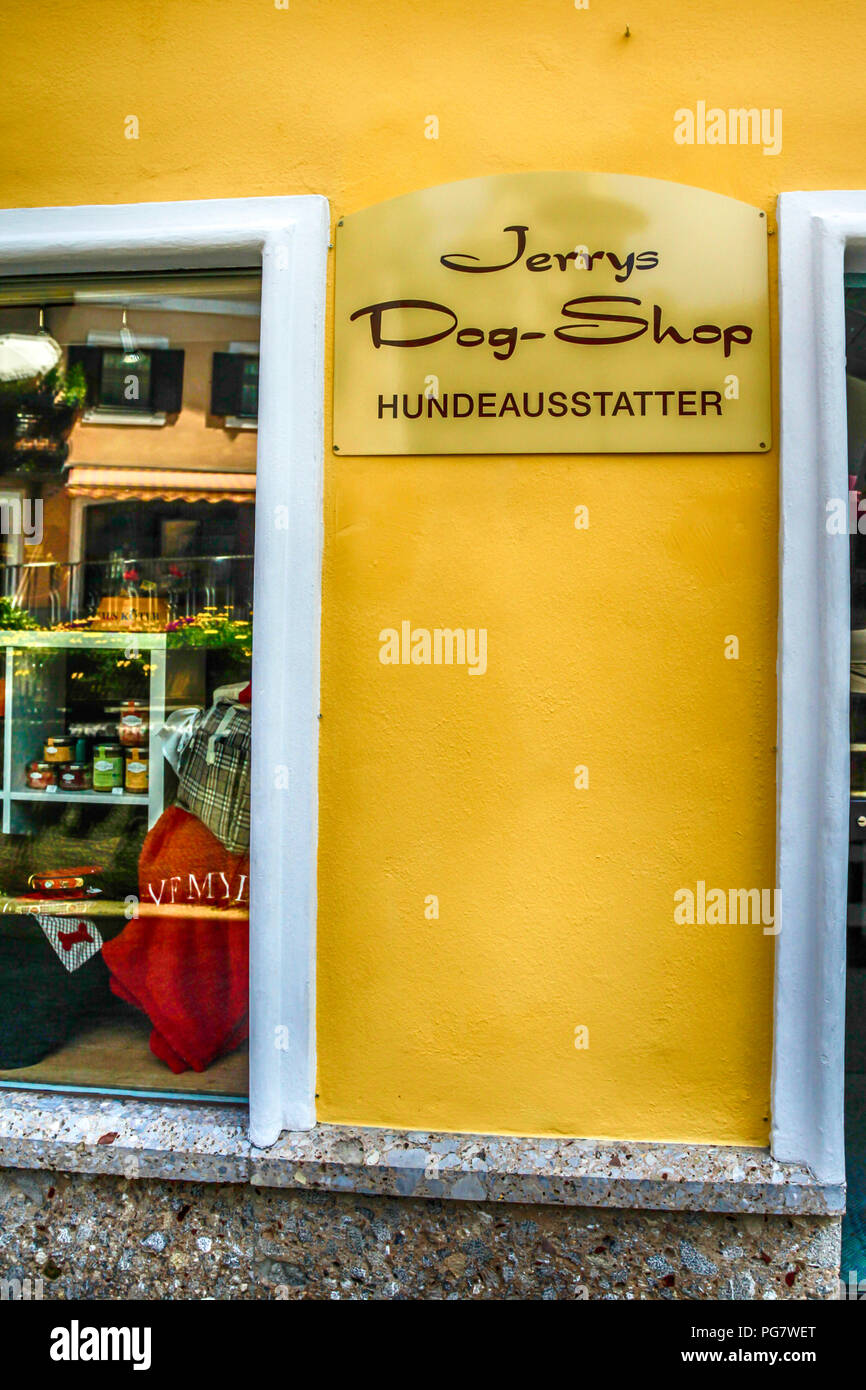 Zeichen berufskranheiten Jerry's Hund shop auf Graggaugasse in Kitzbühel, Österreich Stockfoto