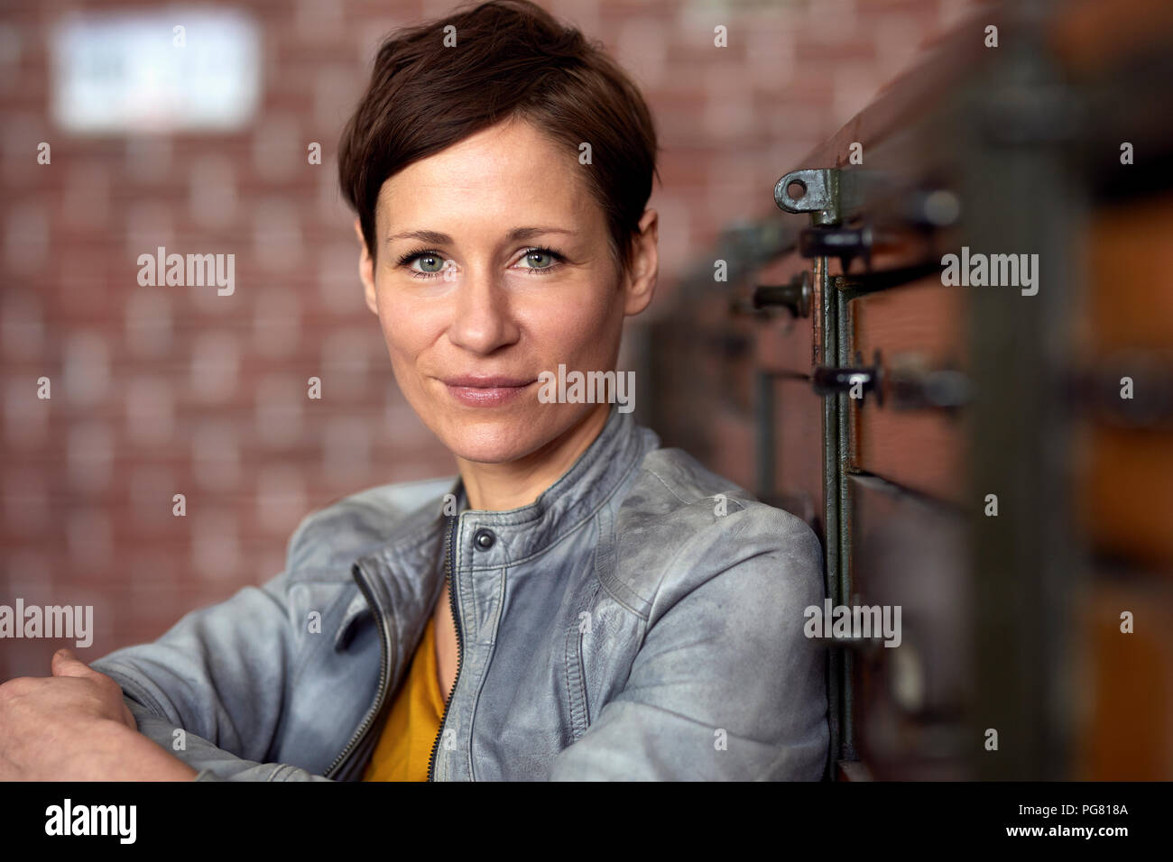 Porträt eines attraktiven, unabhängigen Frau Stockfoto