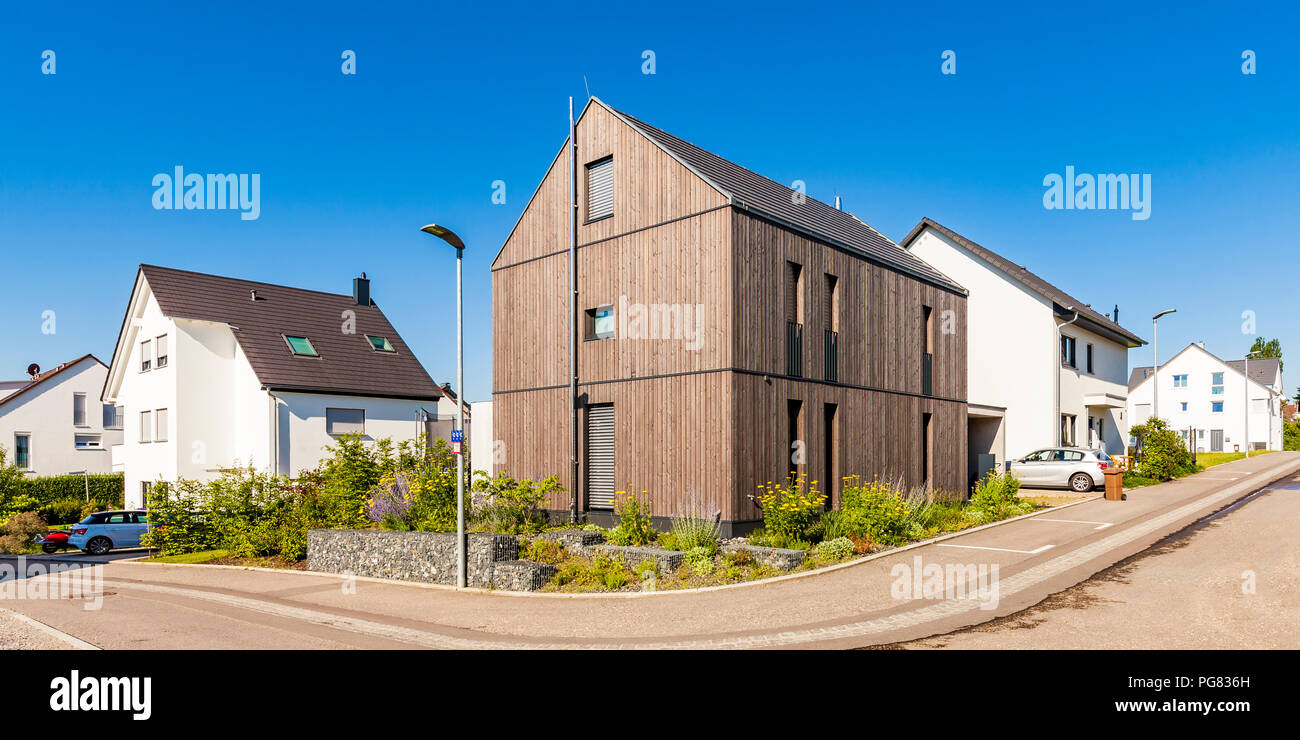 Deutschland, Baden-Württemberg, Stuttgart, Ostfildern, moderne Effizienz Haus, Holz- Fassade, Wärmedämmung Stockfoto