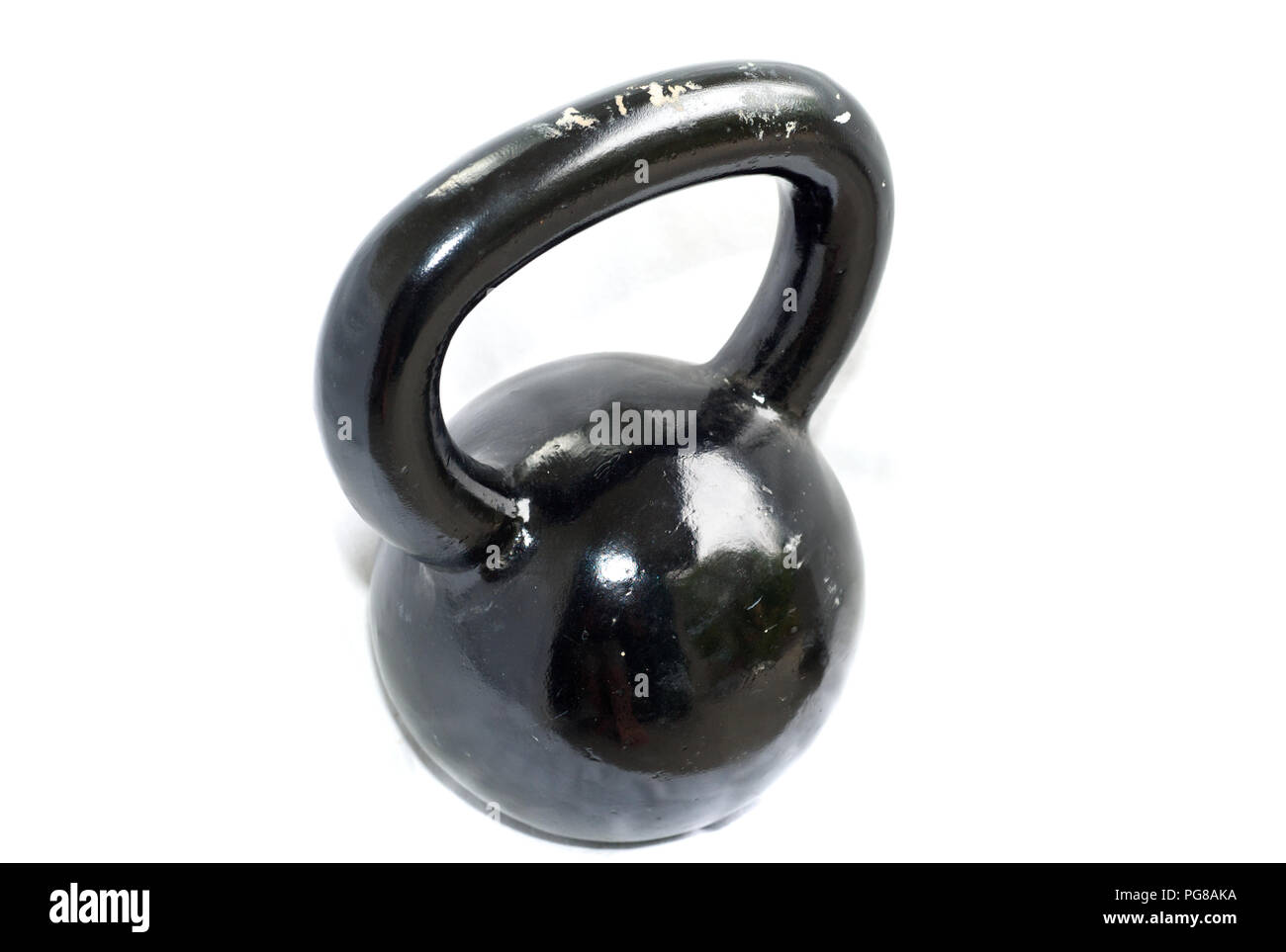 Isolierte schwarze Kettlebell auf weißem Hintergrund Stockfoto