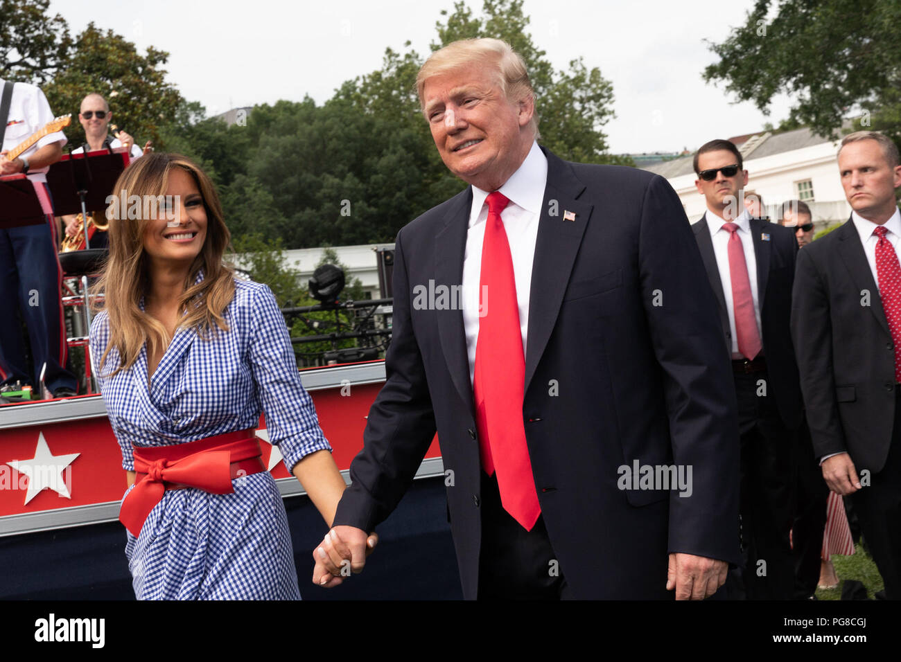 Präsident Donald J. Trumpf und die erste Dame Melania Trump in einem vierten Juli Picknick mit militärischen Familien im Weißen Haus | Juli 4, 2018 am 4. Juli im Weißen Haus teilnehmen Stockfoto