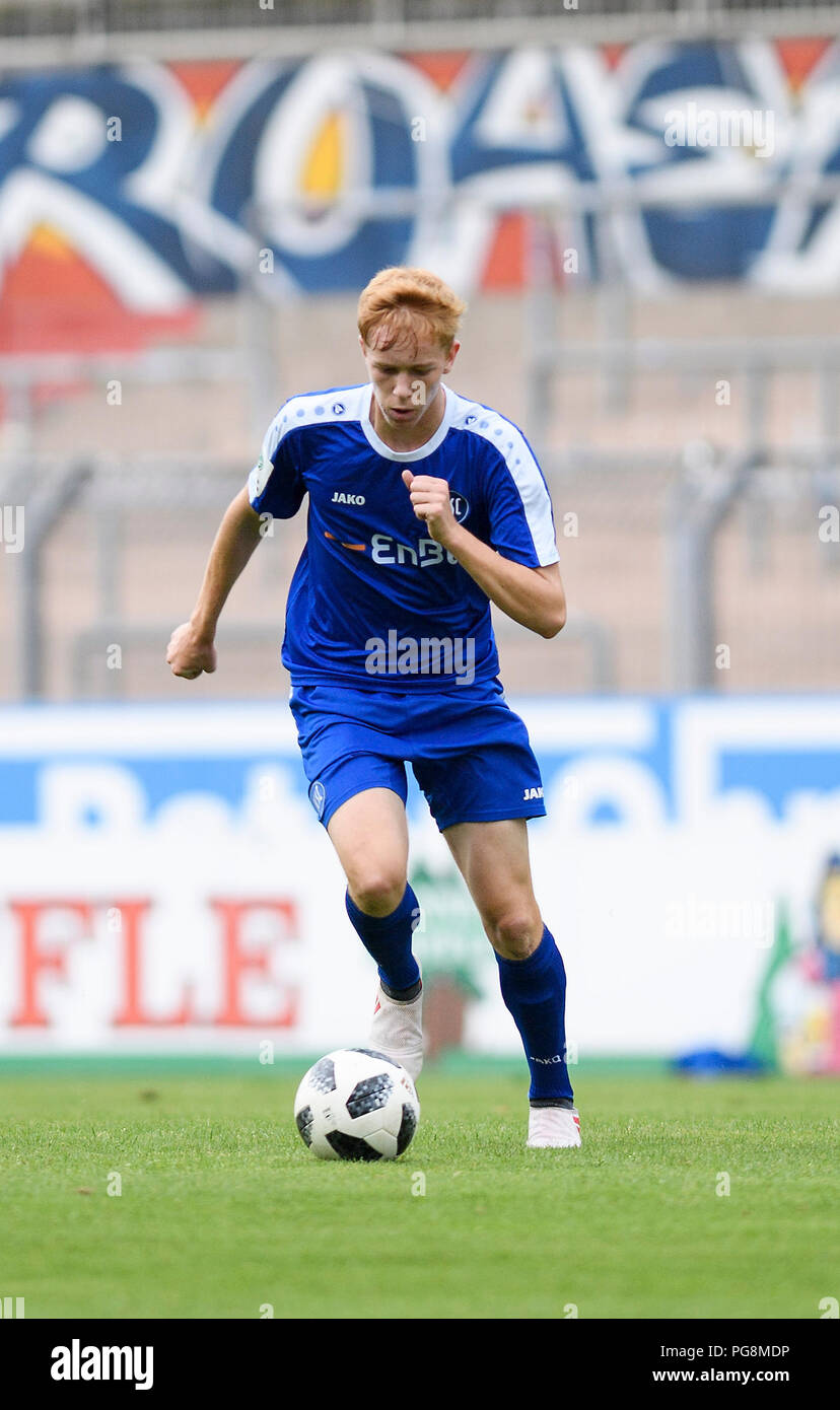 Single Action, Ausschnitte aus Tim Herm (KSC). GES/Fußball/Junioren U 19: Karlsruher SC - VfB Stuttgart, 24.08.2018 - | Verwendung weltweit Stockfoto