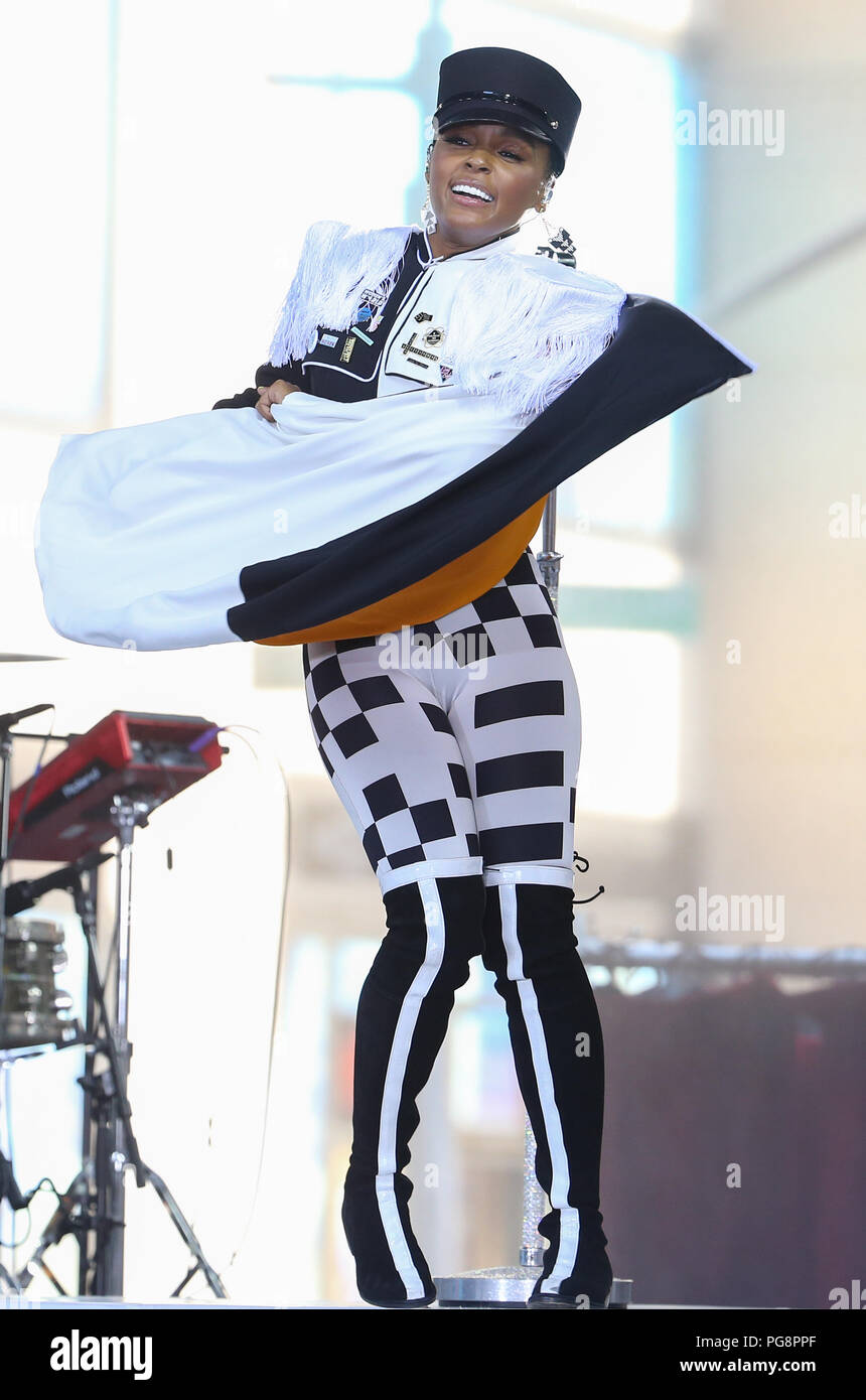 New York, USA. 24. Aug 2018. Janelle Monae führt auf der NBC Today Show als Teil der Citi Konzertreihe am 24. August 2018 in New York City Quelle: MPA/Alamy leben Nachrichten Stockfoto